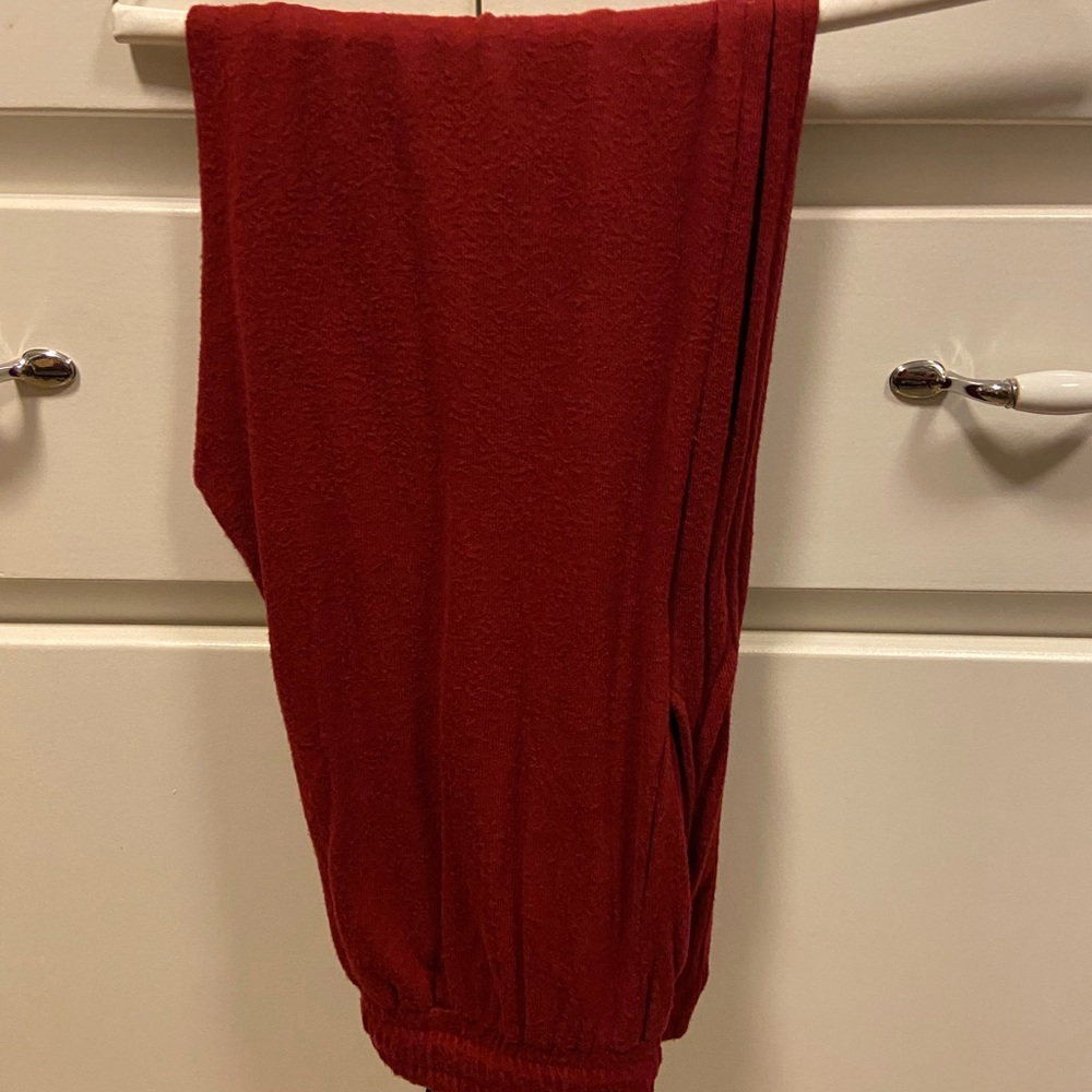 Zyia maroon boyfriend sweats.